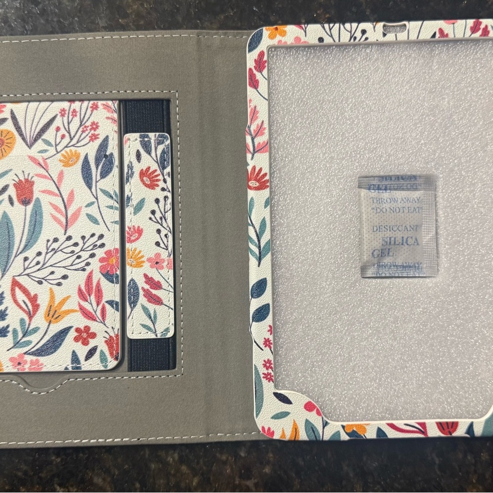 Floral Patterned Kindle Case - Picture 2 of 6